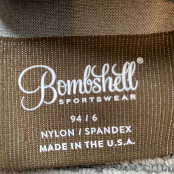 Bombshell Sportswear Racer Back
Double Spaghetti Straps XS - Picture 3 of 4